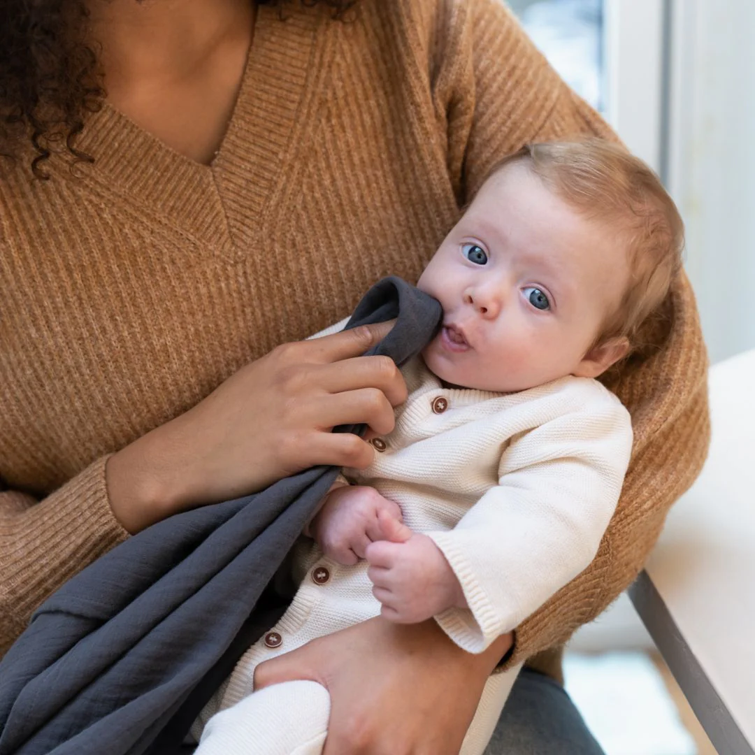 Cape d'allaitement discrète et tendance Mom'n Play - Image 28